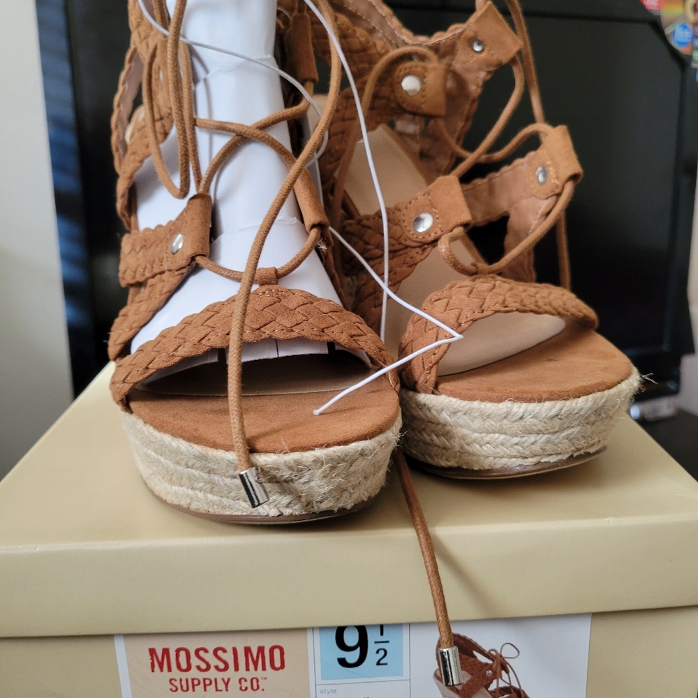 Shoes - Picture 4 of 6